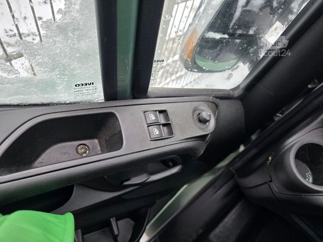 Aukštas mikroautobusas IVECO 35S18 Kastenwagen Maxi hoch&lang, Unfall