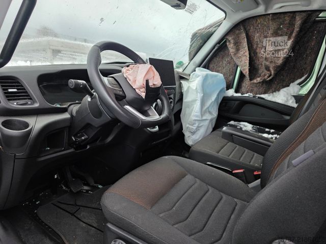 Aukštas mikroautobusas IVECO 35S18 Kastenwagen Maxi hoch&lang, Unfall