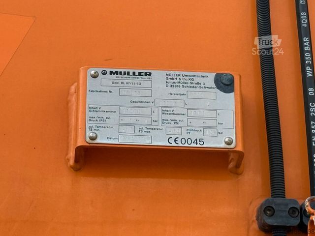 Vakumska cisterna MAN TGS 33.440 6x4 BB/BBS Kanalreiniger Kombi MÜLLER