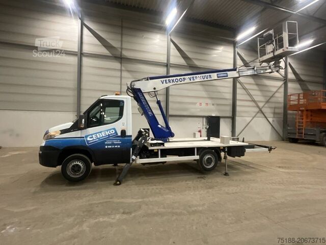 Op vrachtwagen gemonteerd platform Iveco 35S 13 + multitel 160ALU