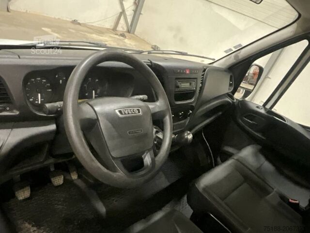 Op vrachtwagen gemonteerd platform Iveco 35S 13 + multitel 160ALU