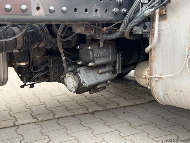 Camion de materiale periculoase MAN TGX 18 SZM / 4x2 LLS
