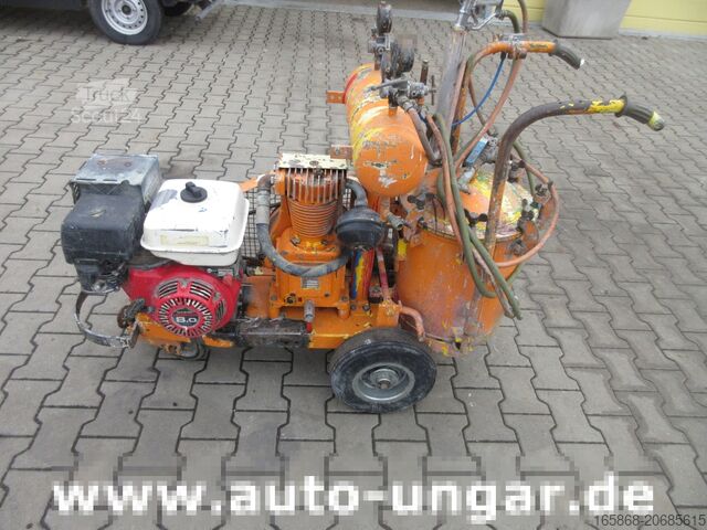 Wegmarkeringen Greggory Roadmarking StraĂźenmarkiermaschine Graco