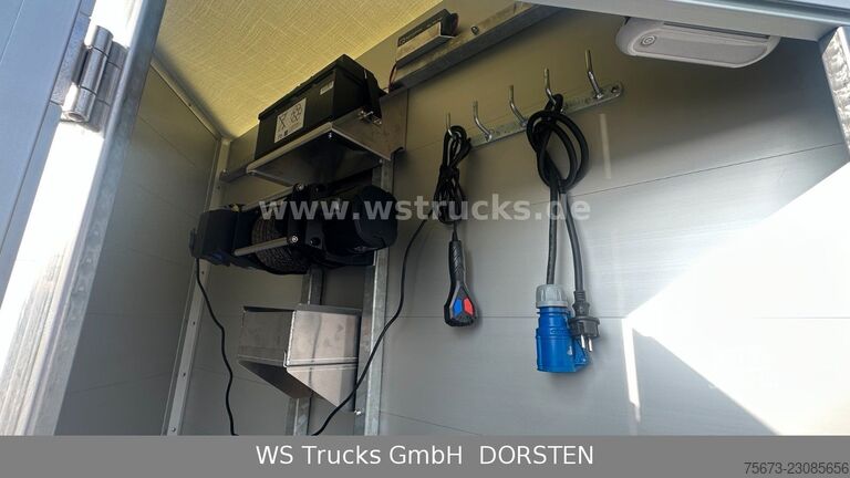Remolque de transporte de caballos WST Edition Schlacht mit Seilwinde Viehanhänger