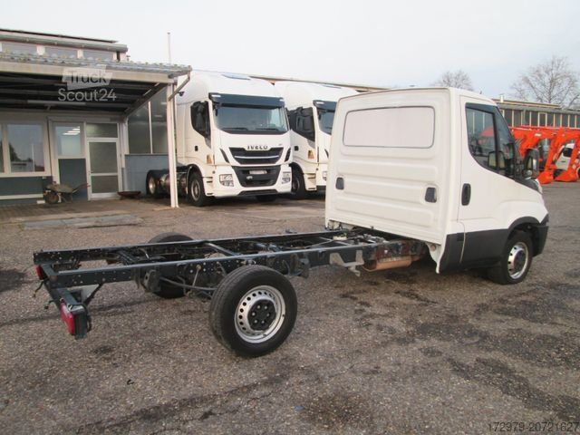 Transporter Fahrgestell IVECO 35 S13*Fahrgestell*Ohne Getriebe*