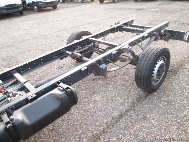 Transporter Fahrgestell IVECO 35 S13*Fahrgestell*Ohne Getriebe*