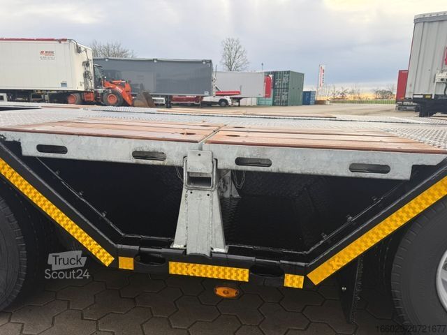 Dieplader oplegger KÄSSBOHRER SLAR3 Tele Tiefbett Radmulden metallisiert