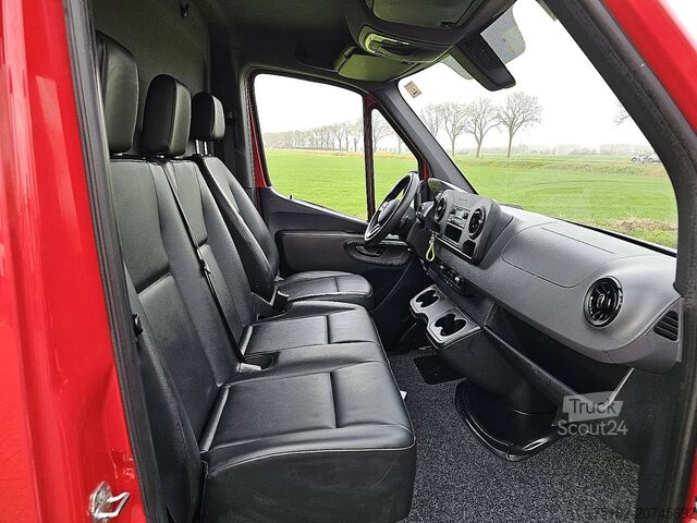 High-roof van MERCEDES-BENZ SPRINTER 214