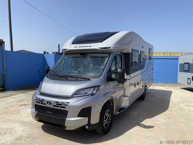 Matrix/ημιενσωματωμένο (τροχόσπιτο) Adria Matrix 60 Years selection 670SL