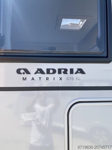 Matrix/ημιενσωματωμένο (τροχόσπιτο) Adria Matrix 60 Years selection 670SL