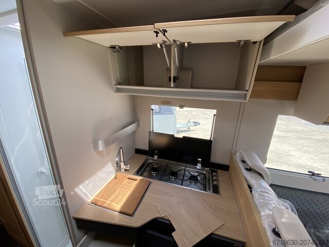 Matrix/ημιενσωματωμένο (τροχόσπιτο) Adria Matrix 60 Years selection 670SL