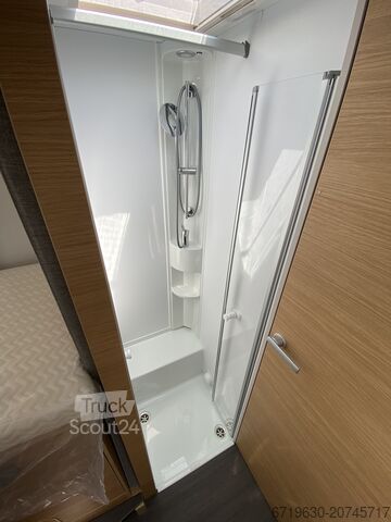 Matrix/ημιενσωματωμένο (τροχόσπιτο) Adria Matrix 60 Years selection 670SL