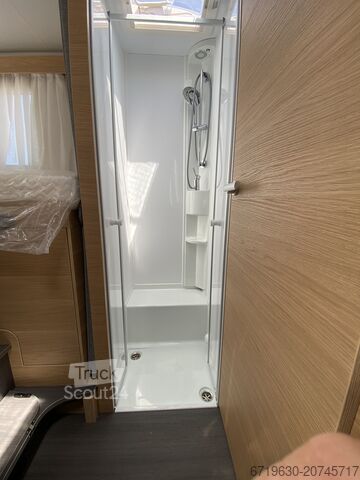 Matrix/ημιενσωματωμένο (τροχόσπιτο) Adria Matrix 60 Years selection 670SL