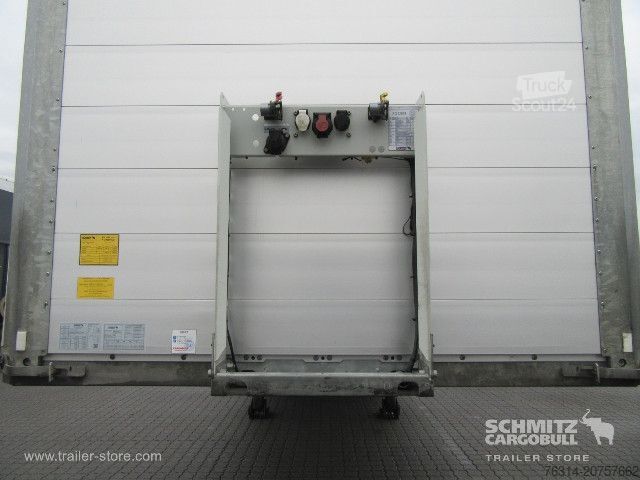 Otvorena poluprikolica sa ceradom Schmitz Cargobull Curtainsider Standard Getränke