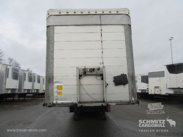 Otvorena poluprikolica sa ceradom Schmitz Cargobull Curtainsider Standard Getränke