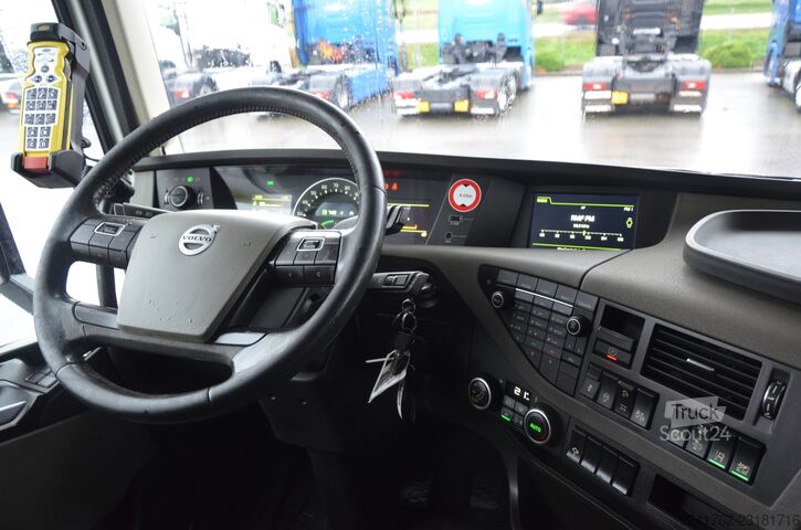Hakowiec Volvo FH 4 / 6x2 HAKOWIEC / KLIMA P / 1077