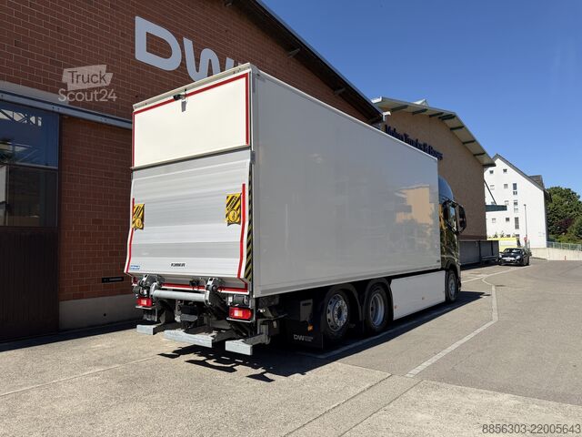Autocamion cu caroserie tip cutie Designwerk High Cab 6x2R 750 kWh Koffer