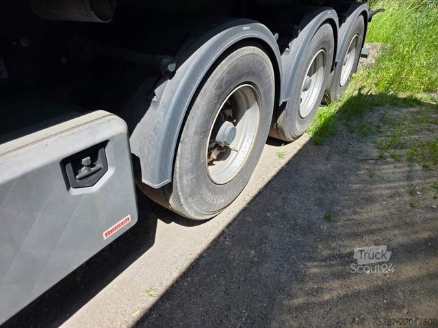 Kippipuoliperävaunu REISCH 48 cbm Getreidekipper, Kornschieber, Lift