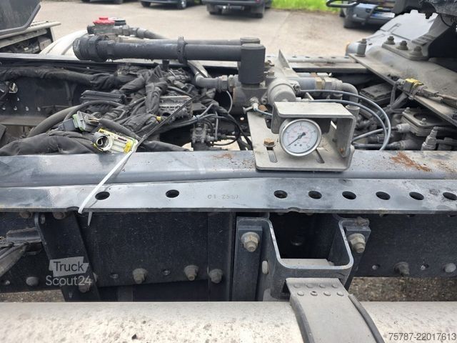 Стандартен влекач MAN 18.470 TGX XXL Unfall, Retarder, 2 Kreis Hydr.