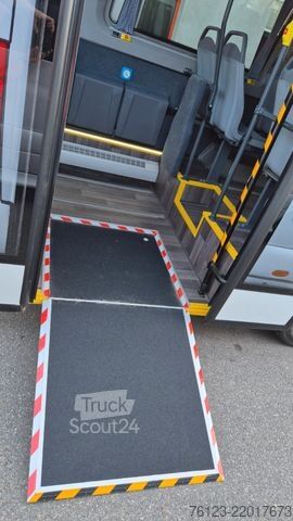 Minibus MERCEDES-BENZ Sprinter 515 Heckniederflur 2 x vorhanden