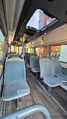 Minibus MERCEDES-BENZ Sprinter 515 Heckniederflur 2 x vorhanden