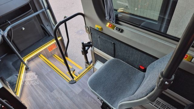 Minibus MERCEDES-BENZ Sprinter 515 Heckniederflur 2 x vorhanden