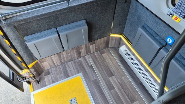 Minibus MERCEDES-BENZ Sprinter 515 Heckniederflur 2 x vorhanden