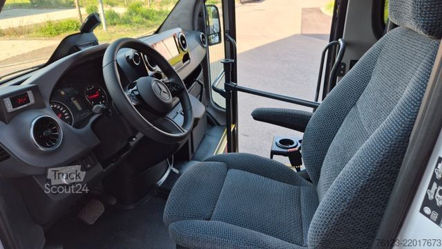 Minibus MERCEDES-BENZ Sprinter 515 Heckniederflur 2 x vorhanden