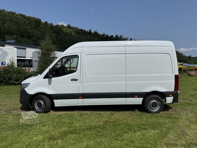 Pakettiauto Mercedes-Benz Sprinter III 214 L2H2