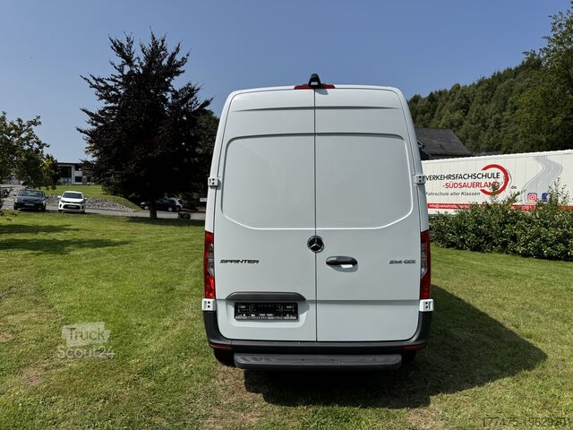 Pakettiauto Mercedes-Benz Sprinter III 214 L2H2