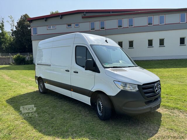 Pakettiauto Mercedes-Benz Sprinter III 214 L2H2
