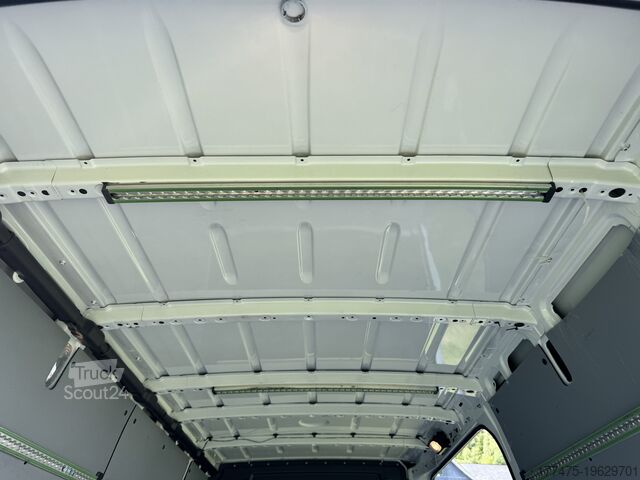 Furgonetă Mercedes-Benz Sprinter III 214 L2H2