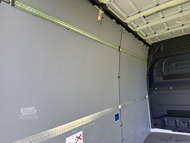 Pakettiauto Mercedes-Benz Sprinter III 214 L2H2