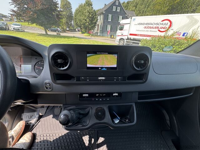 Pakettiauto Mercedes-Benz Sprinter III 214 L2H2
