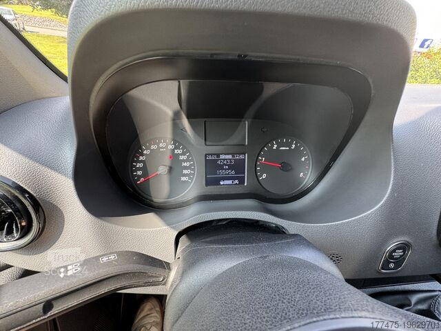 Pakettiauto Mercedes-Benz Sprinter III 214 L2H2