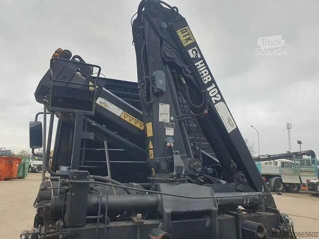 Camion-grue Mercedes-Benz Atego 1928
