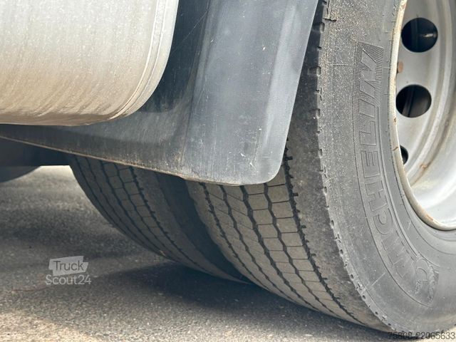 Standard dragbil DAF XF 460 FT SSC 2 Tanks Retarder Standklima ACC LD