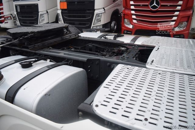 Standard dragbil DAF XF460 SSC 2Tanks Standklima ACC LDWS