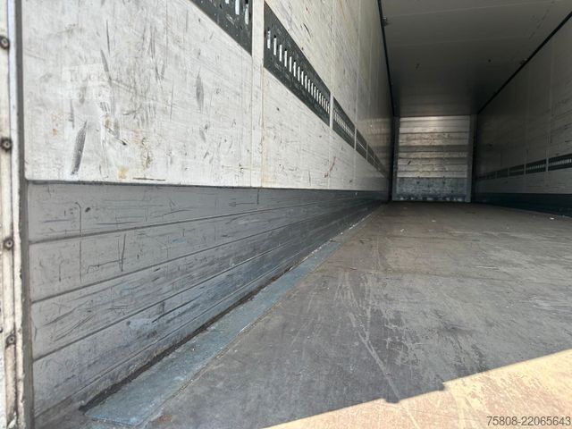 Dobozos félpótkocsi SCHMITZ CARGOBULL SKO 24 / 13,62 FP25 Iso Alufelgen Lift