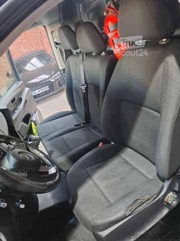 Minibuss MERCEDES-BENZ Vito Kasten 110 Kamera Tempom. Klima Tüv neu E6