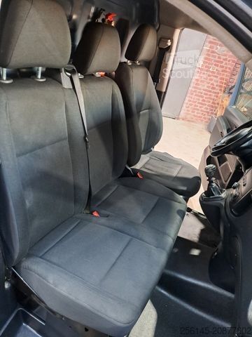 Minibuss MERCEDES-BENZ Vito Kasten 110 Kamera Tempom. Klima Tüv neu E6