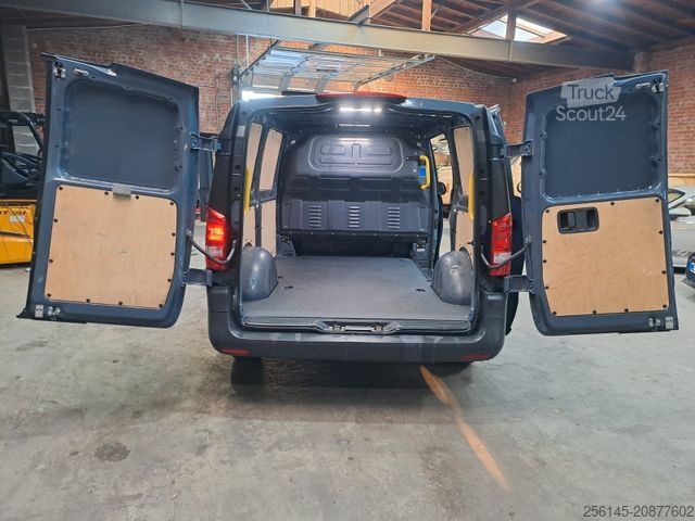 Minibuss MERCEDES-BENZ Vito Kasten 110  Kamera Tempom. Klima Tüv neu E6