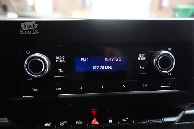 Minibús NISSAN Primastar Kastenwagen L2 H2 3,0t Tüv Service Neu