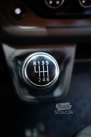 Minibús RENAULT Trafic Kasten L1H1 Tüv Neu 1Hand Klima Tempomat