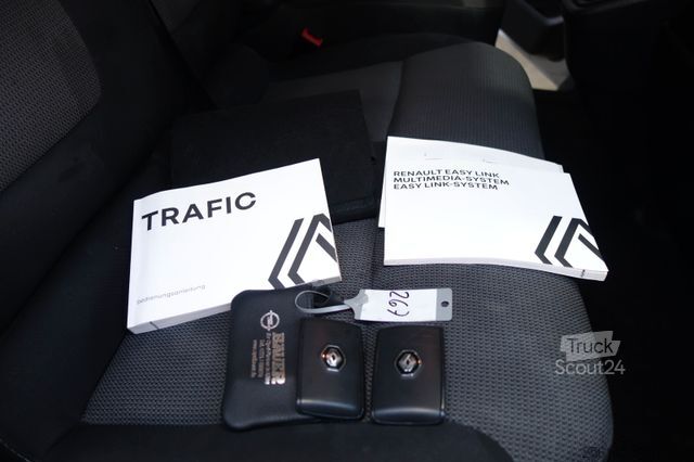 Minibús RENAULT Trafic Kasten L1H1 Tüv Neu 1Hand Klima Tempomat