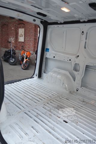 Minibús RENAULT Trafic Kasten L1H1 Tüv Neu 1Hand Klima Tempomat