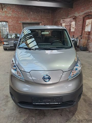 Minibús NISSAN e-NV200 TüvNeu Sitzh. Kamera AHK Klima 40kWh