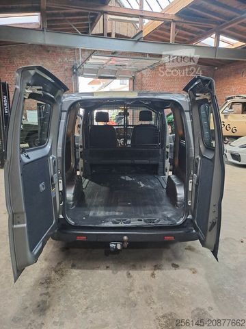 Minibús NISSAN e-NV200 TüvNeu Sitzh. Kamera AHK Klima 40kWh