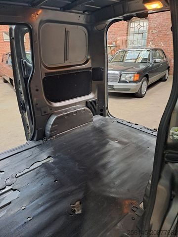 Minibús NISSAN e-NV200 TüvNeu Sitzh. Kamera AHK Klima 40kWh