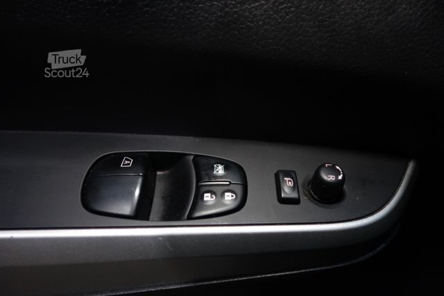 Pick-up NISSAN Navara NP300 Acenta King Cab 4x4 TüvServiceNeu